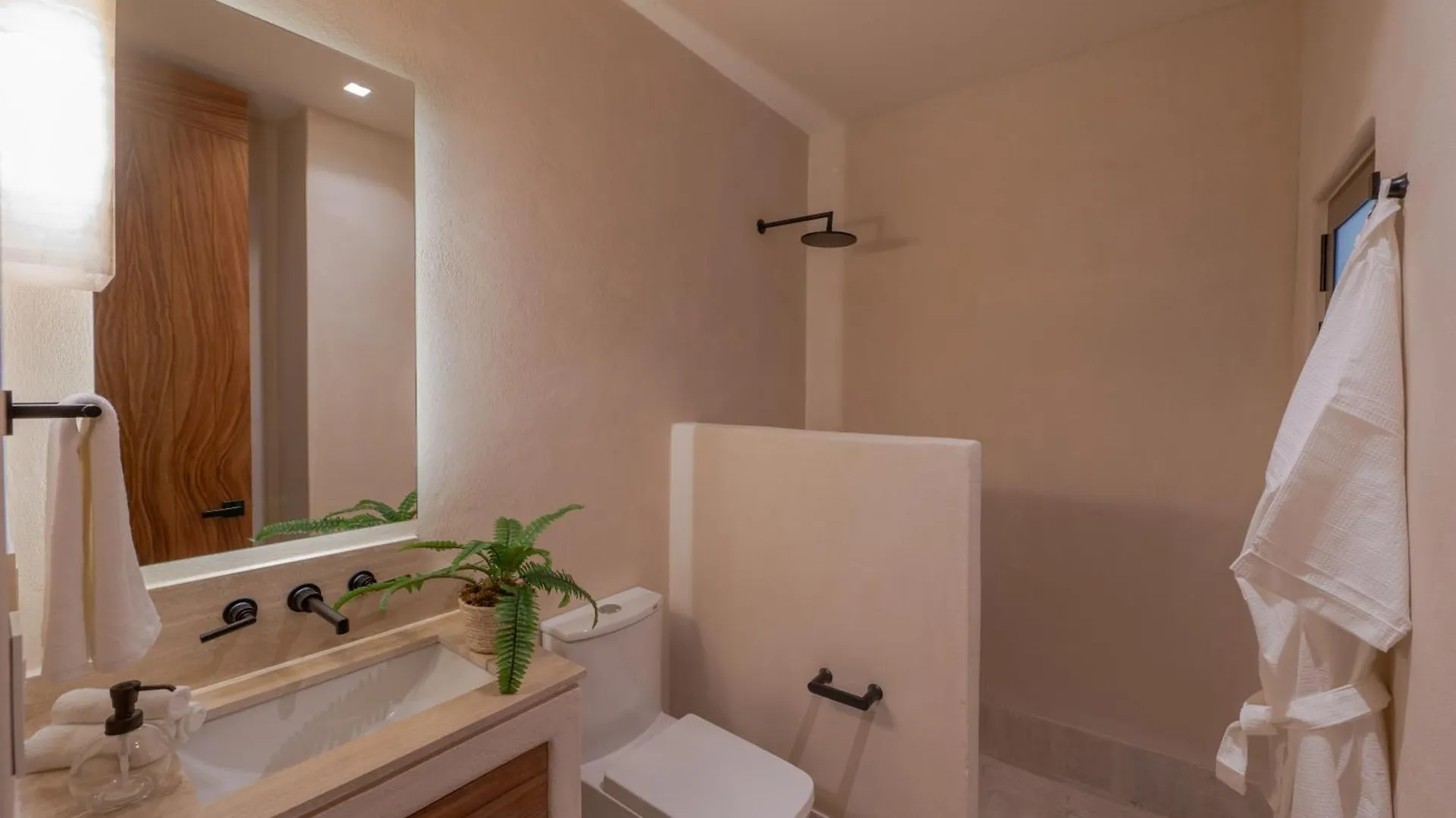 4Br Amazing Condo With Private Pool In Tulum By Solmar Rentals